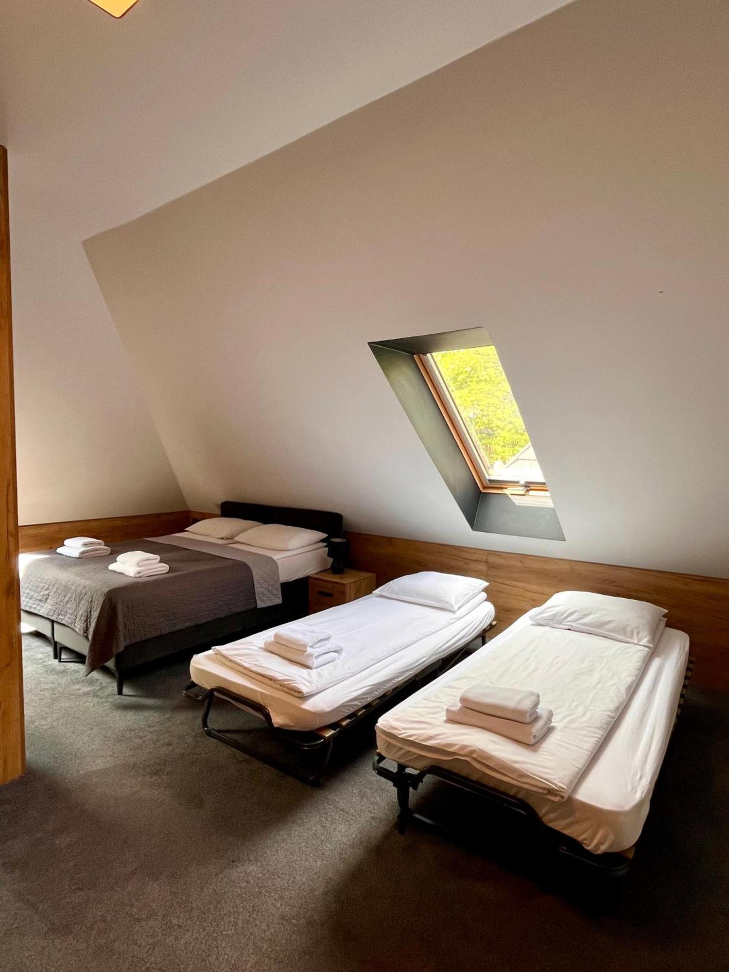 Ostoja Garden Bed & Breakfast Brody  Rom bilde